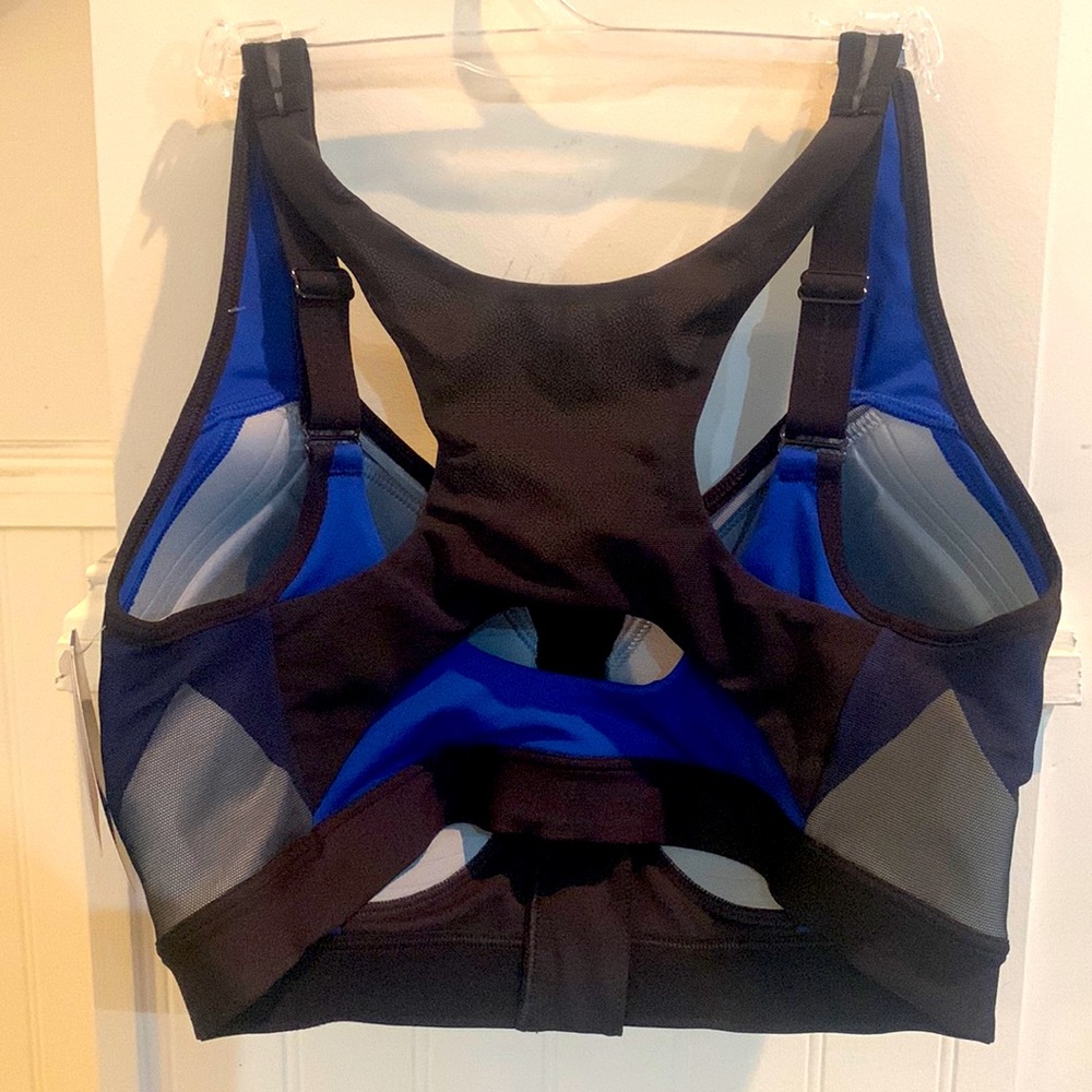 Champion motion control zip bra
